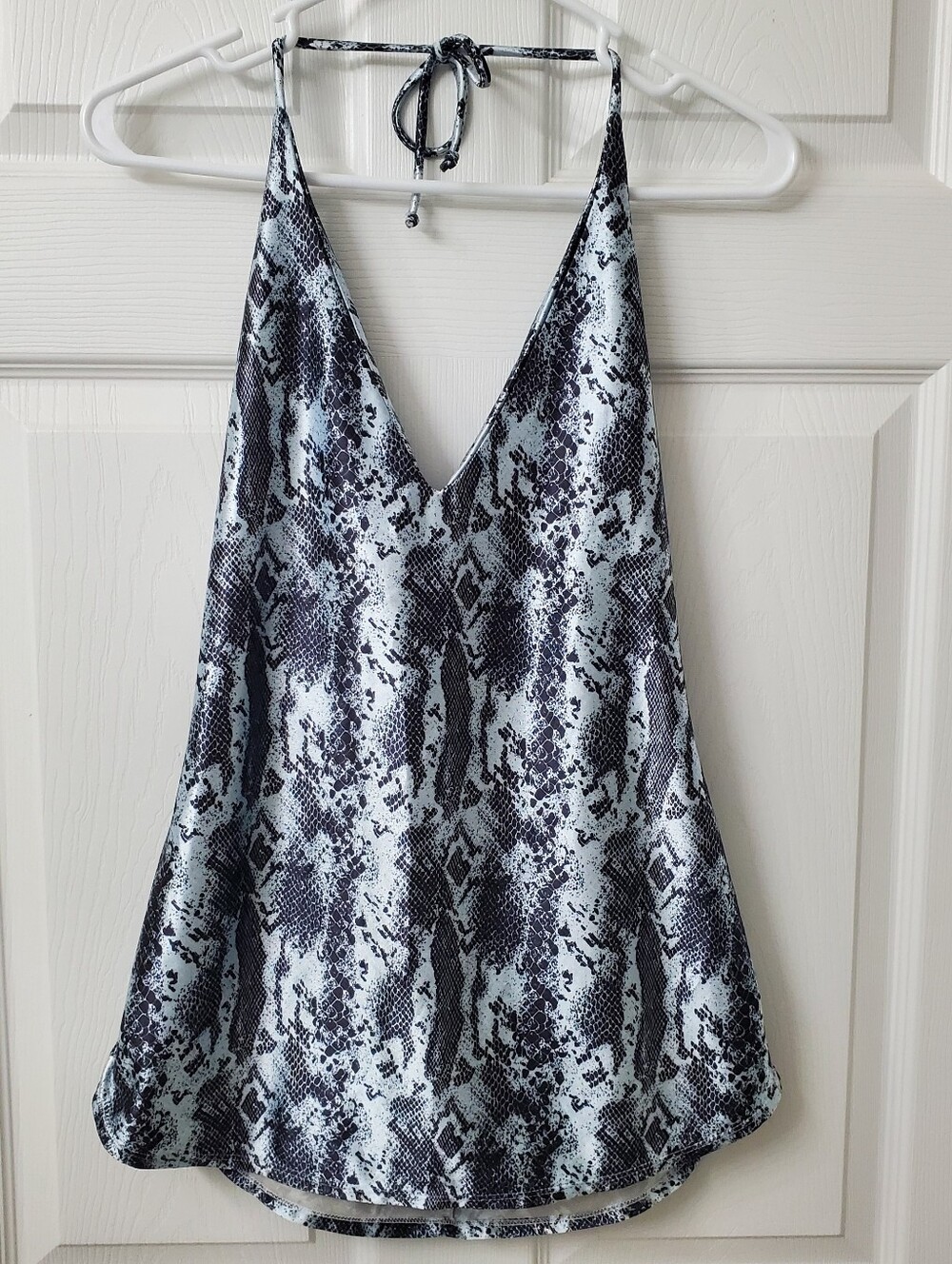 Victoria's Secret Women’s Black & Silver Snake-Print Halter Comfy Sleep Tank MD